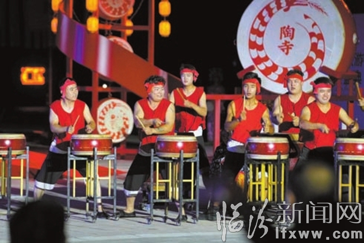 現(xiàn)場(chǎng)比拼 看誰(shuí)更勝一籌.jpg