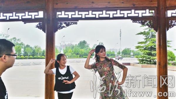 臨汾靳蕾:大一女孩為何連獲大獎