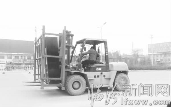 倒車行駛太危險(xiǎn)!
